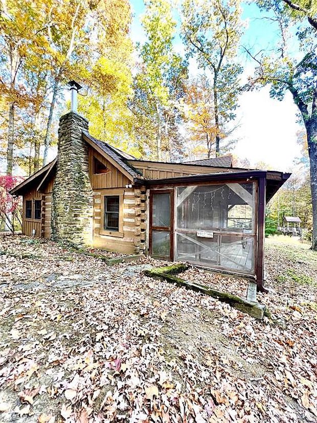 [FOR SALE] CLASSIC COUNTRY CABIN IN INDIANA Cabin Obsession