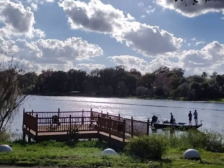 Cabin on the Lake Bed and Breakfast Lake Helen, Florida