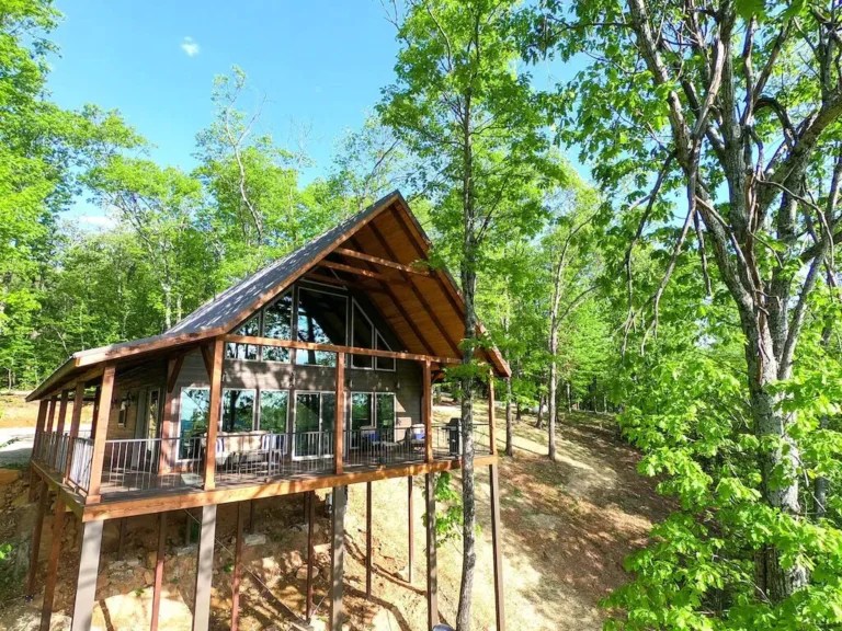 Best Treehouse Cabins in Arkansas