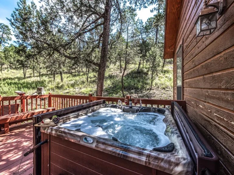 Best Cabins with Hot Tubs in New Mexico for any budget in 2023
