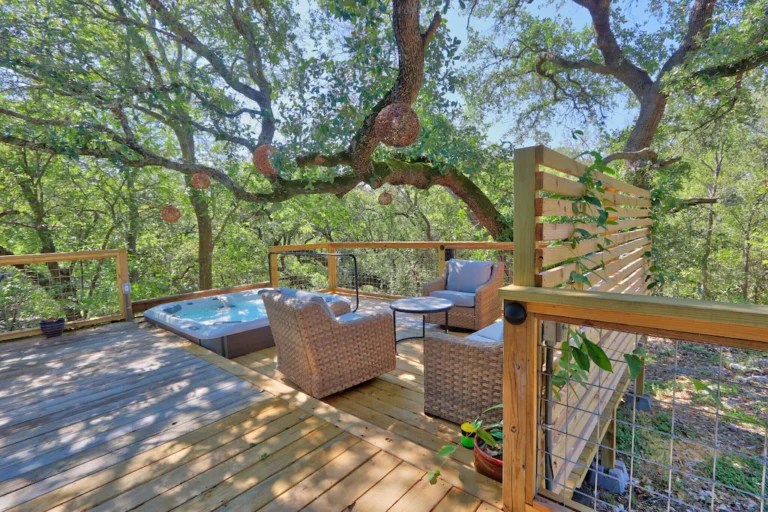 Best Cabins with Hot Tubs in Wimberley for everybudget in 2023
