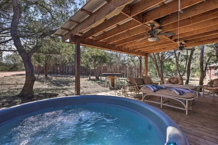 Best Cabins with Hot Tubs in Wimberley for everybudget in 2023