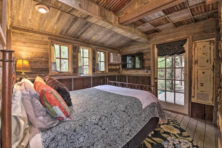 Best Cabins with Hot Tubs in Wimberley for everybudget in 2023