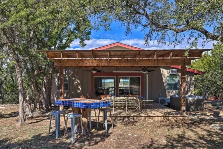 Best Cabins with Hot Tubs in Wimberley for everybudget in 2023