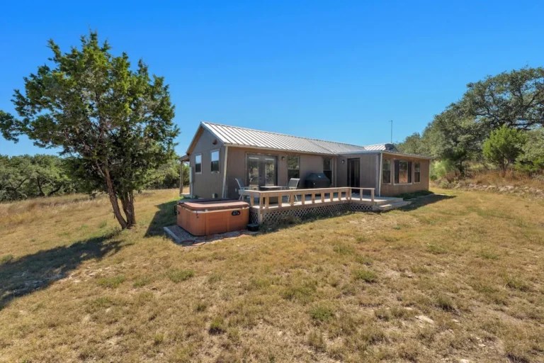 Best Cabins with Hot Tubs in Wimberley for everybudget in 2023