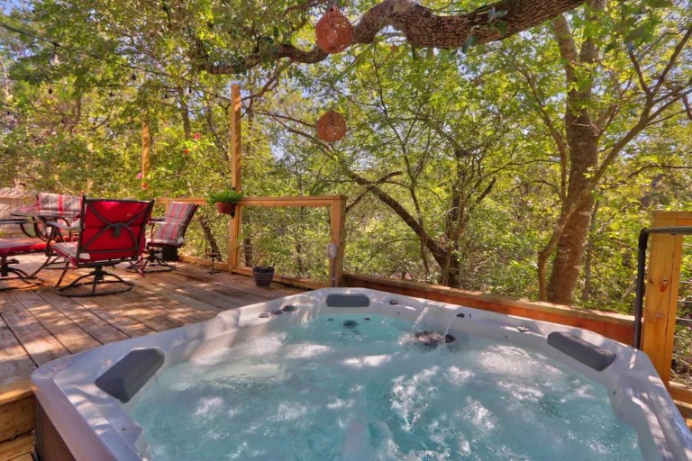 Best Cabins with Hot Tubs in Wimberley for everybudget in 2023