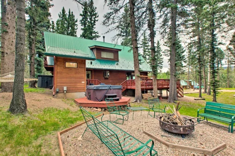 Best Cabins with Hot Tubs in New Mexico for any budget in 2023