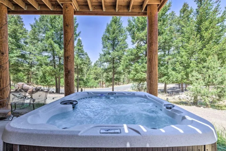 Best Cabins with Hot Tubs in New Mexico for any budget in 2023