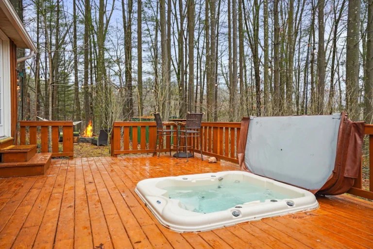 Best Cabins With Hot Tubs in Ohio for any budget in 2023