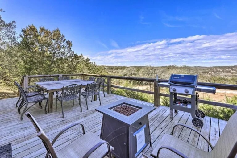 Best Cabins with Hot Tubs in Wimberley for everybudget in 2023