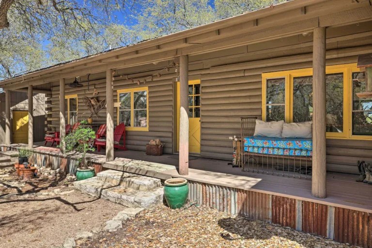 Best Cabins with Hot Tubs in Wimberley for everybudget in 2023