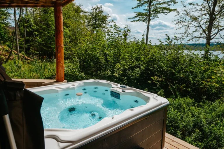 Exploring the Best Cabins with Hot Tubs in Michigan in 2023