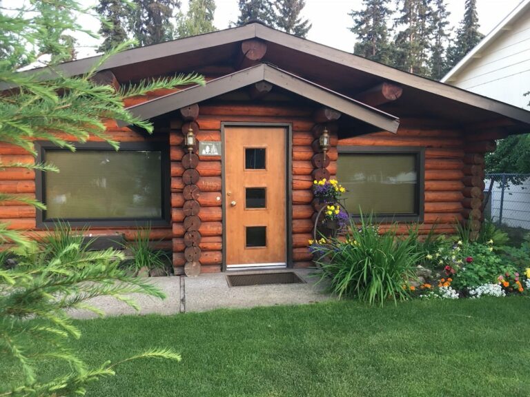 Top 15 Coolest Cabin Rentals in Alaska To Stay in 2023 Cabin Trippers