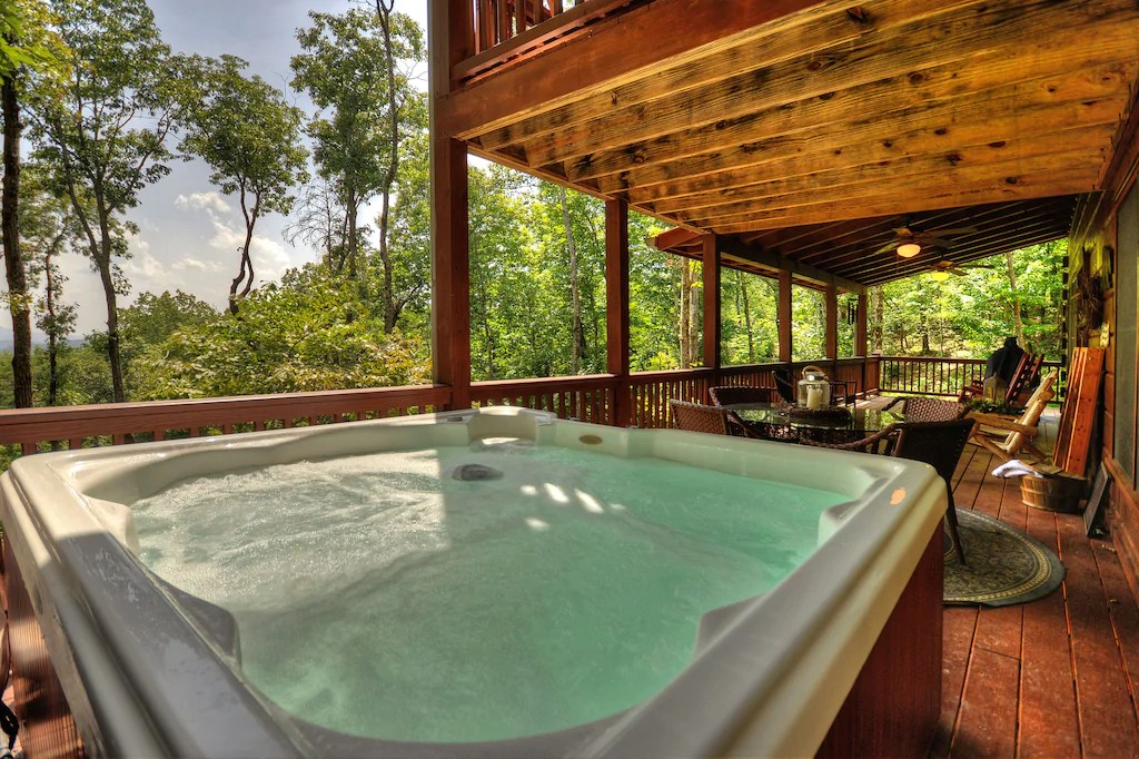 Top 14 Romantic Cabins in With Hot Tubs in 2023