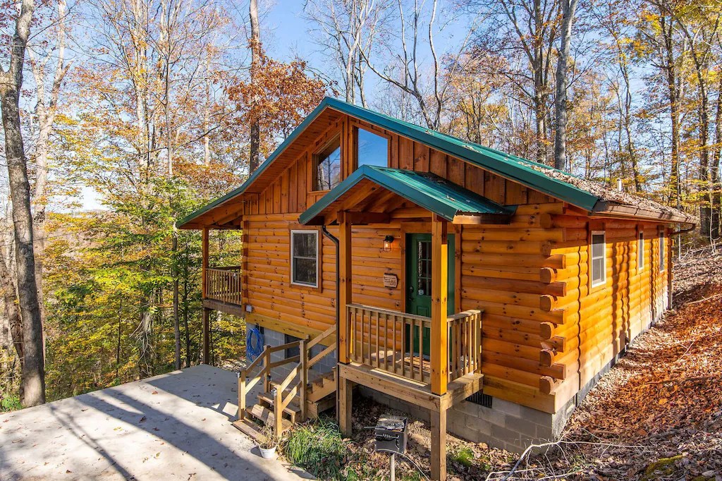 Top 13 Getaways & Romantic Cabins In Kentucky With Hot Tubs Cabin