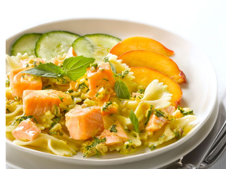 Pâtes au saumon et au basilic facile découvrez les recettes de