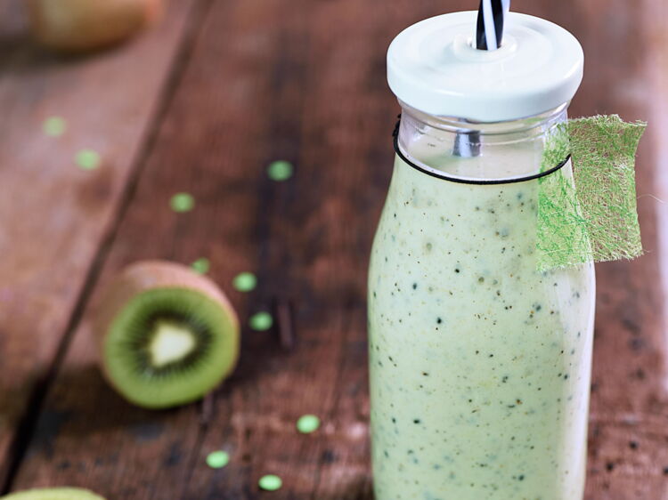 Smoothie banane kiwi lait facile et rapide découvrez les recettes de