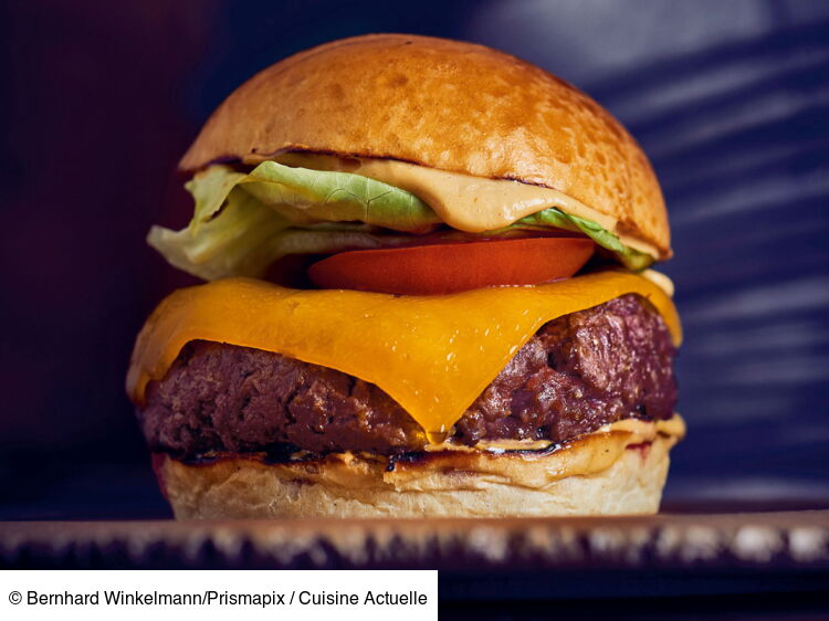 Burger classique facile découvrez les recettes de Cuisine Actuelle