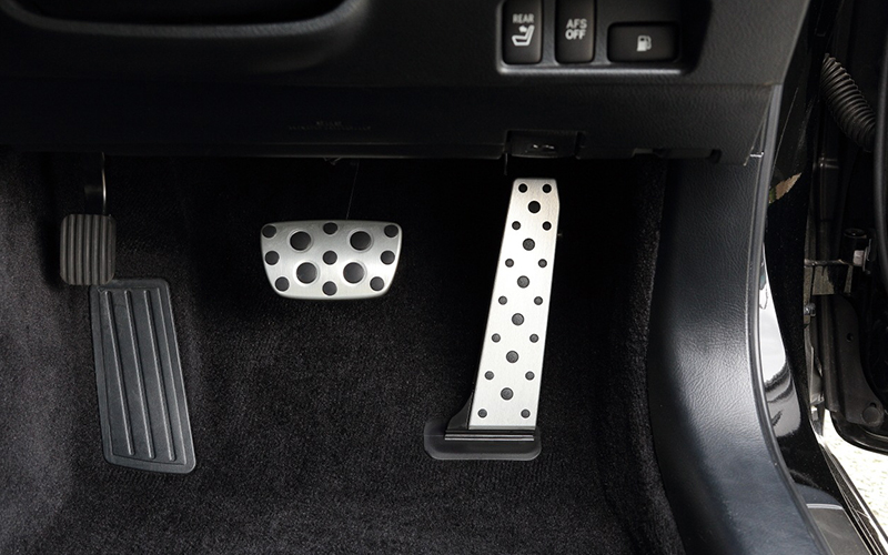 アクセルペダル｜ 車の大辞典cacaca