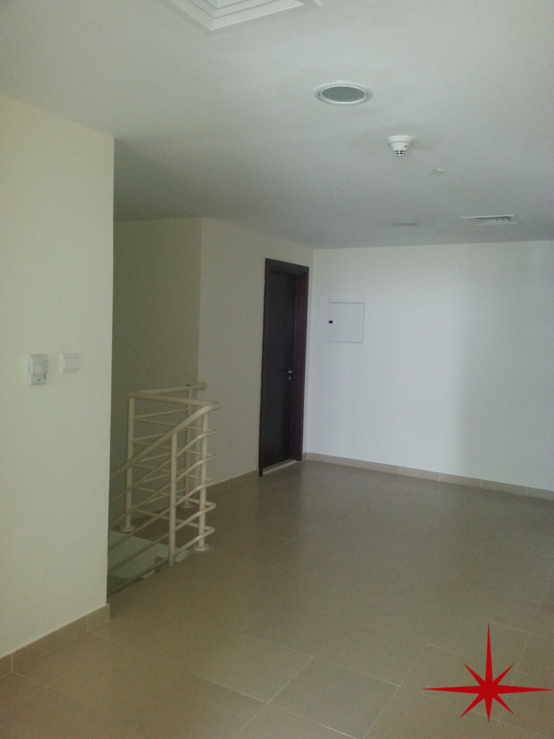 Jumeirah Lake Towers (JLT) Duplex Apartment 2 Ensuite Bedrooms on a