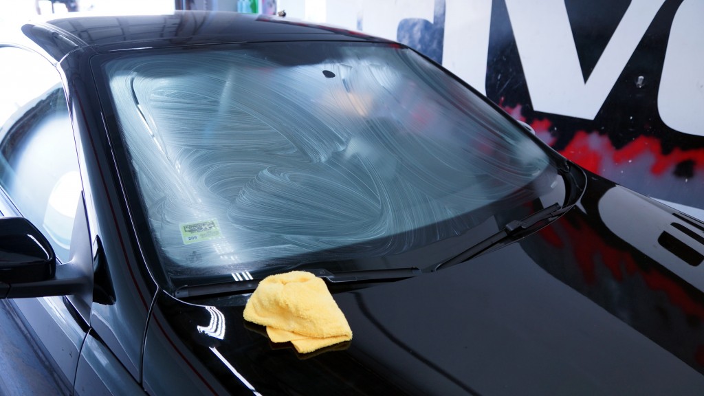 SunTek Carbon XP clear film on Volkswagen Eos windshield Heat