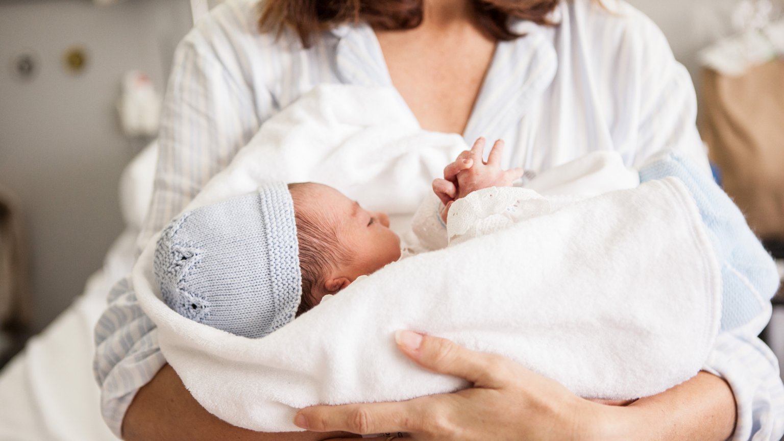 Après 8 fausses couches, elle tombe enceinte avant la
