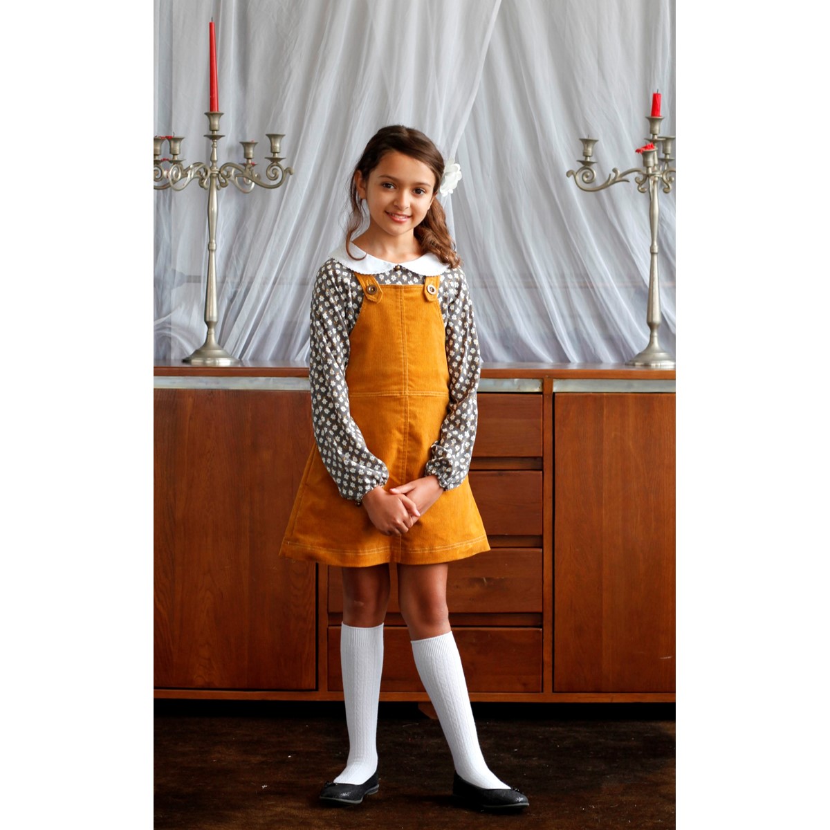 La Petite Fille En Velours Telegraph