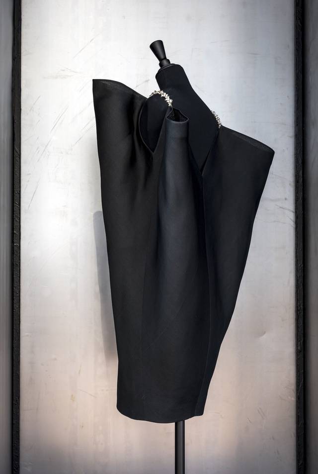 Balenciaga : l'oeuvre au noir Paris Musées