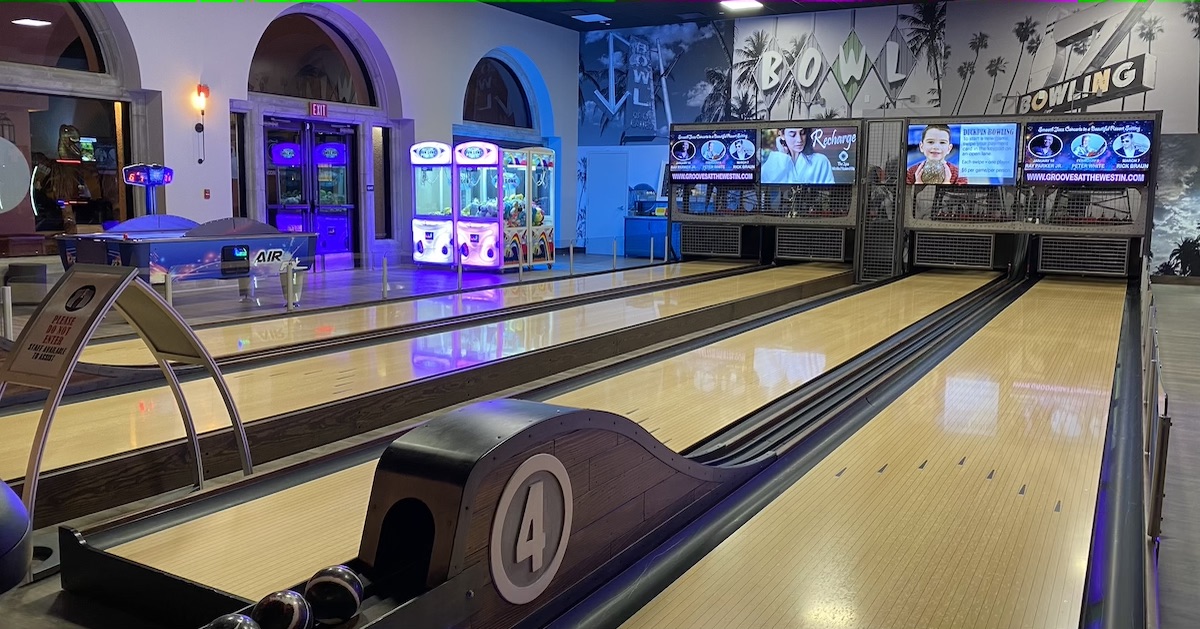 Pinz & Pints, a bar with a duckpin bowling alley, has opened at the