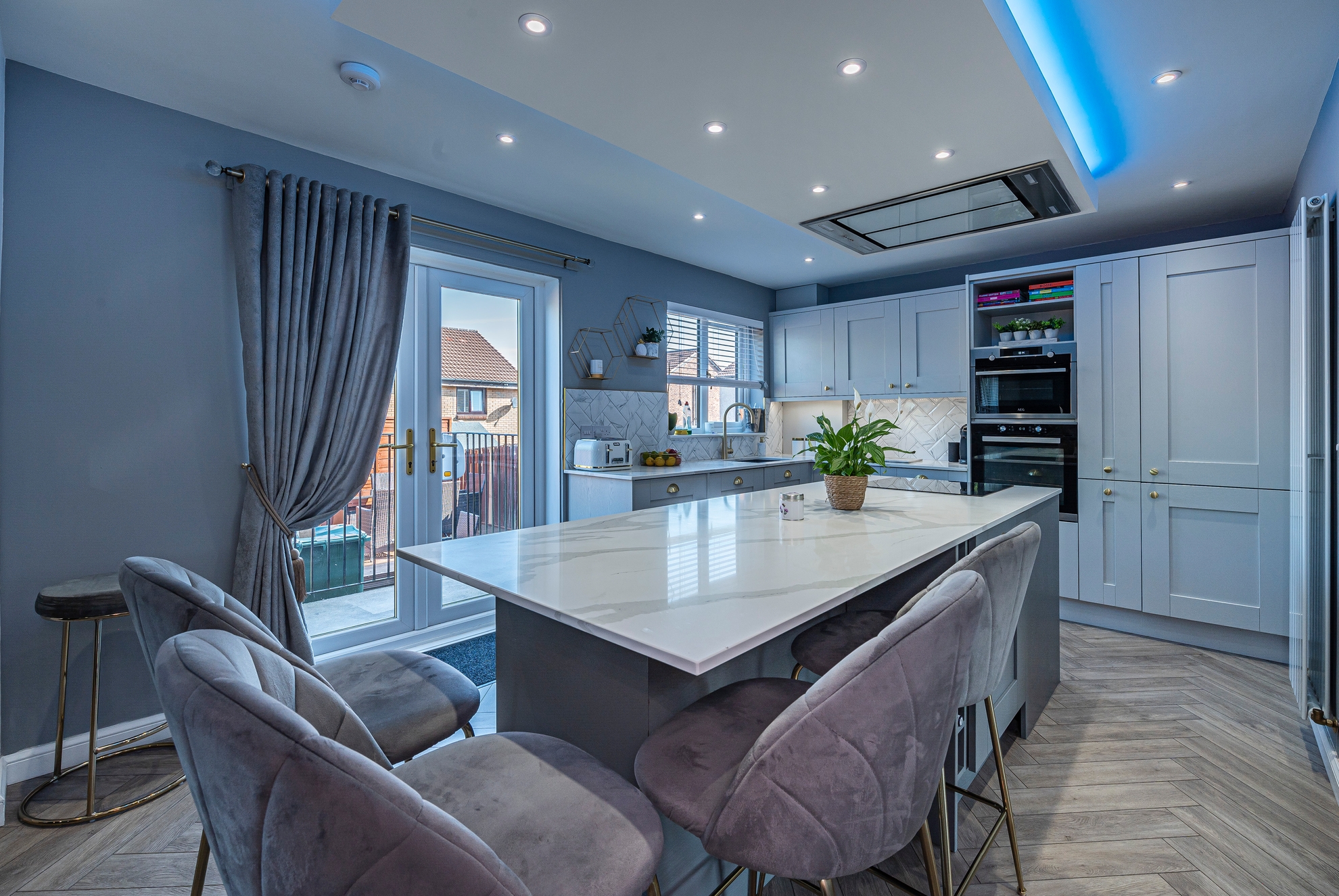 Ultra Modern Shaker Kitchen, Paisley