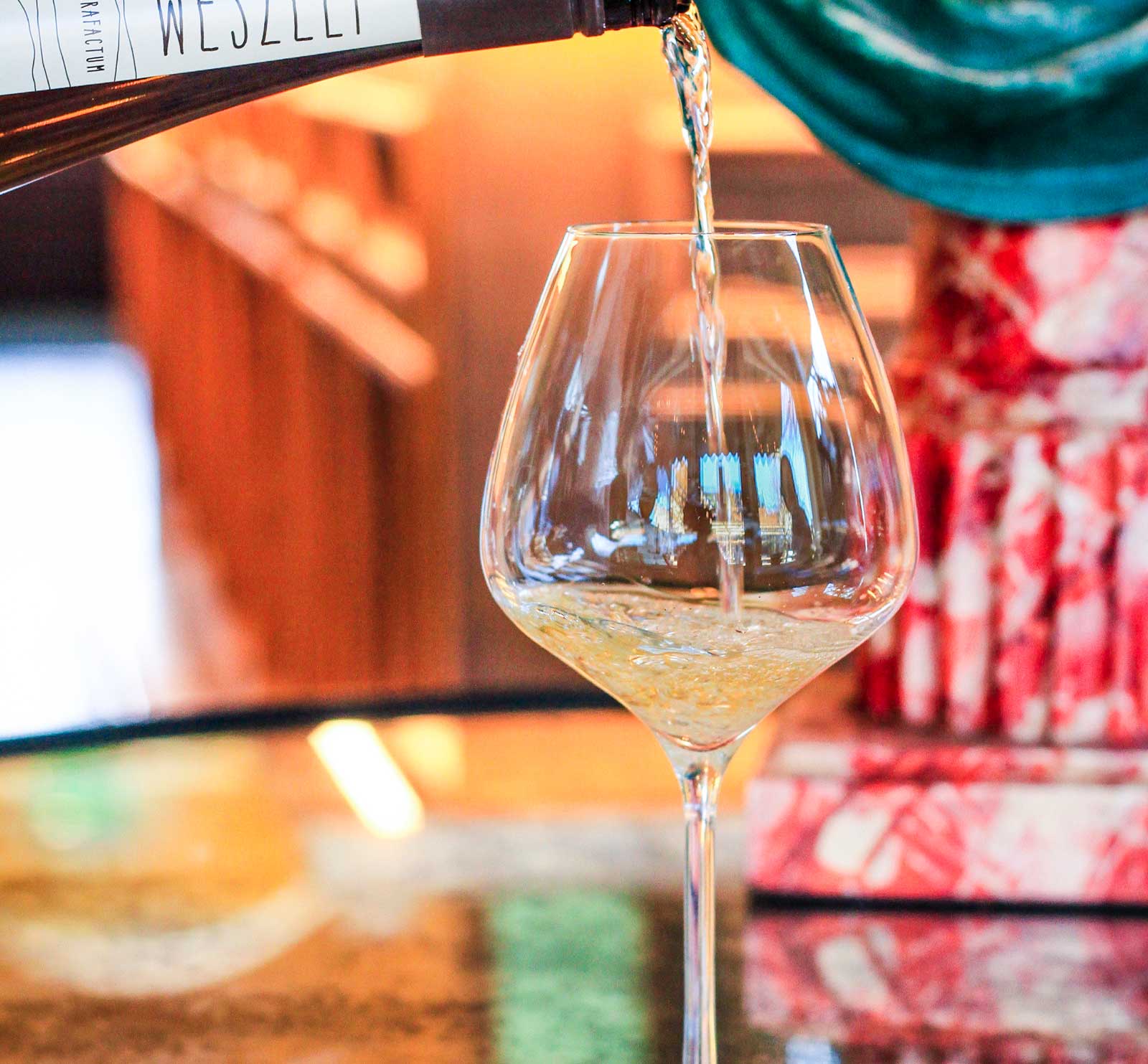 Café Duro Wine Shop