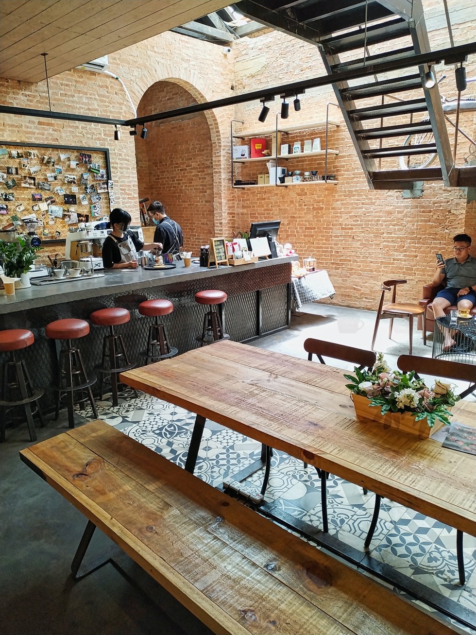 The Hummingbird Cafe Cafe Scene