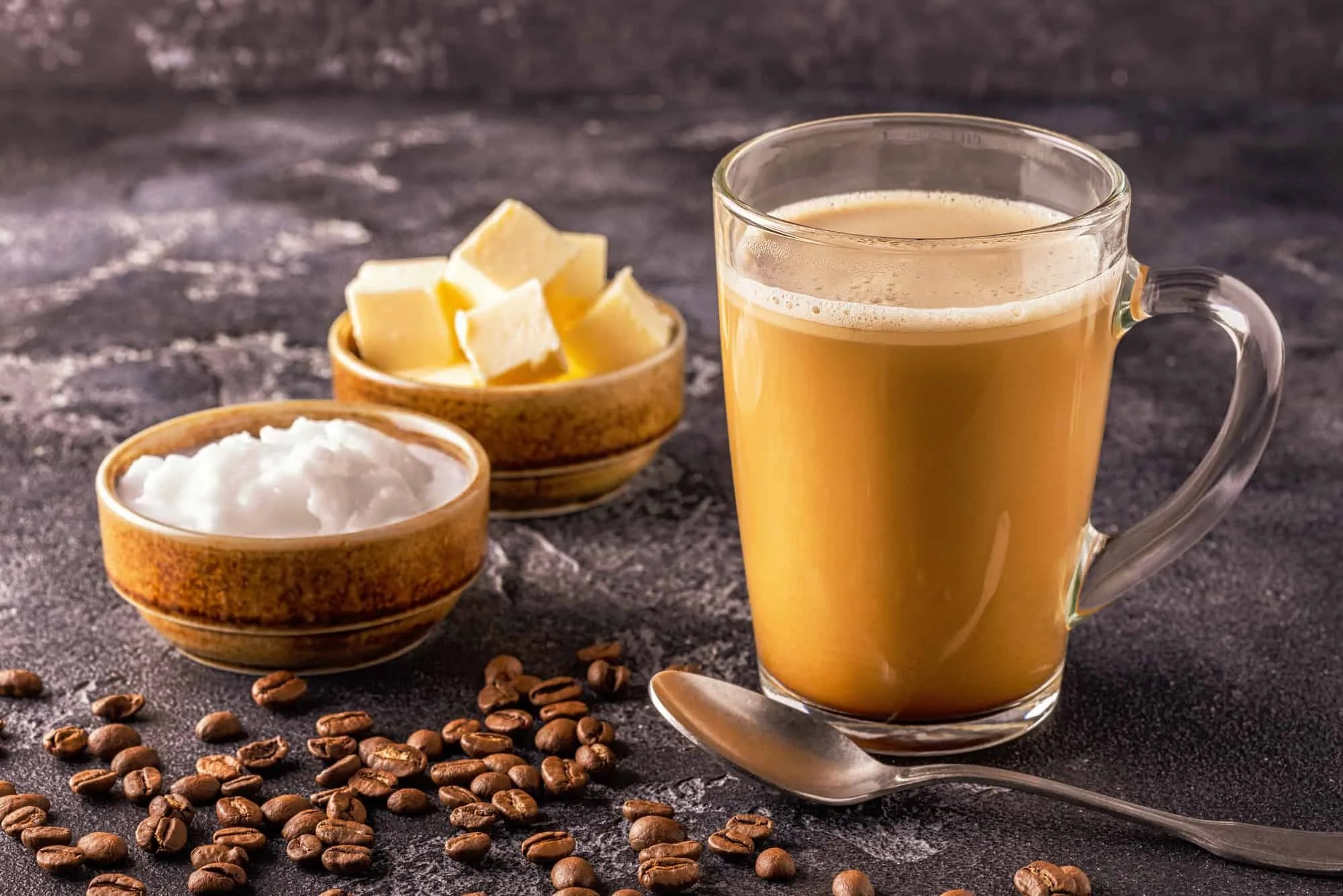 Bulletproof coffee, czyli kawa z masłem. Czy warto ją pić? Cafessima
