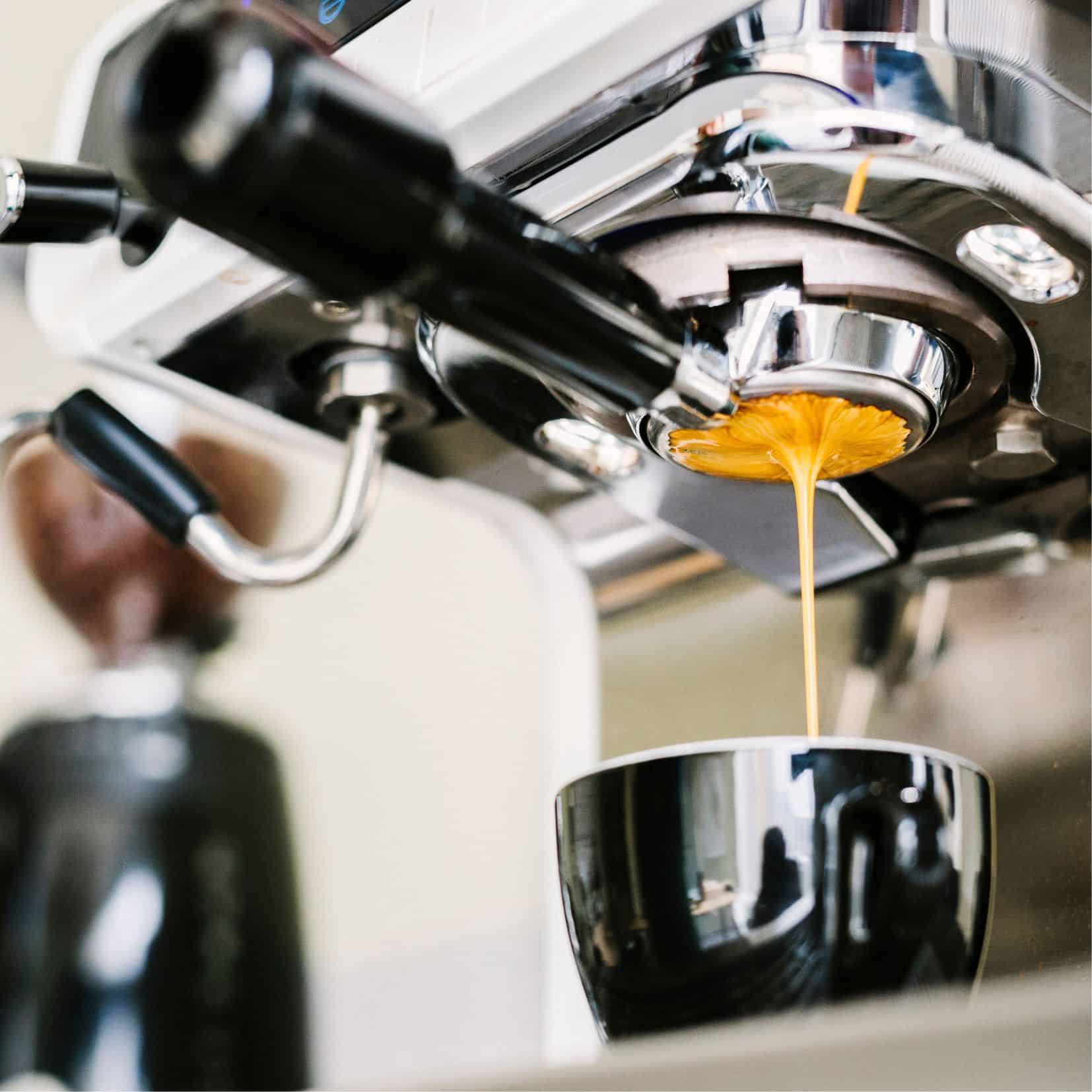 7 Best Espresso Machine for AirBNB Rentals (2024)