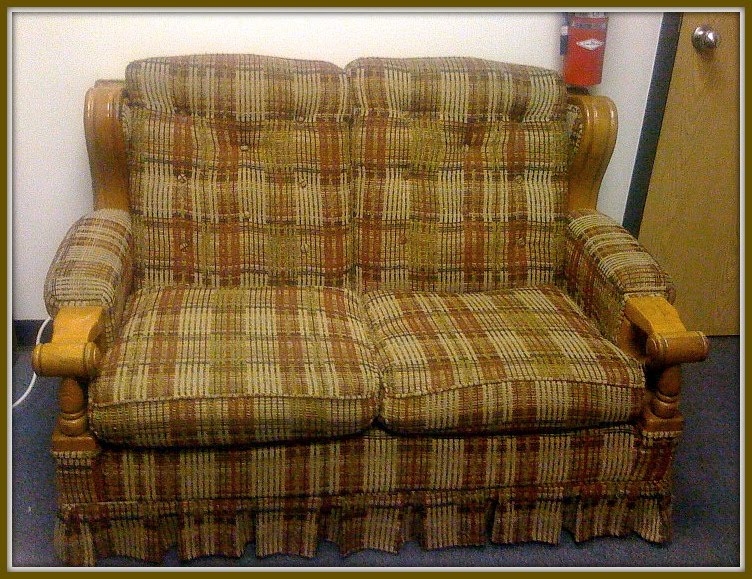 Ugly Couch Contest {de}Caffeinated Blessings