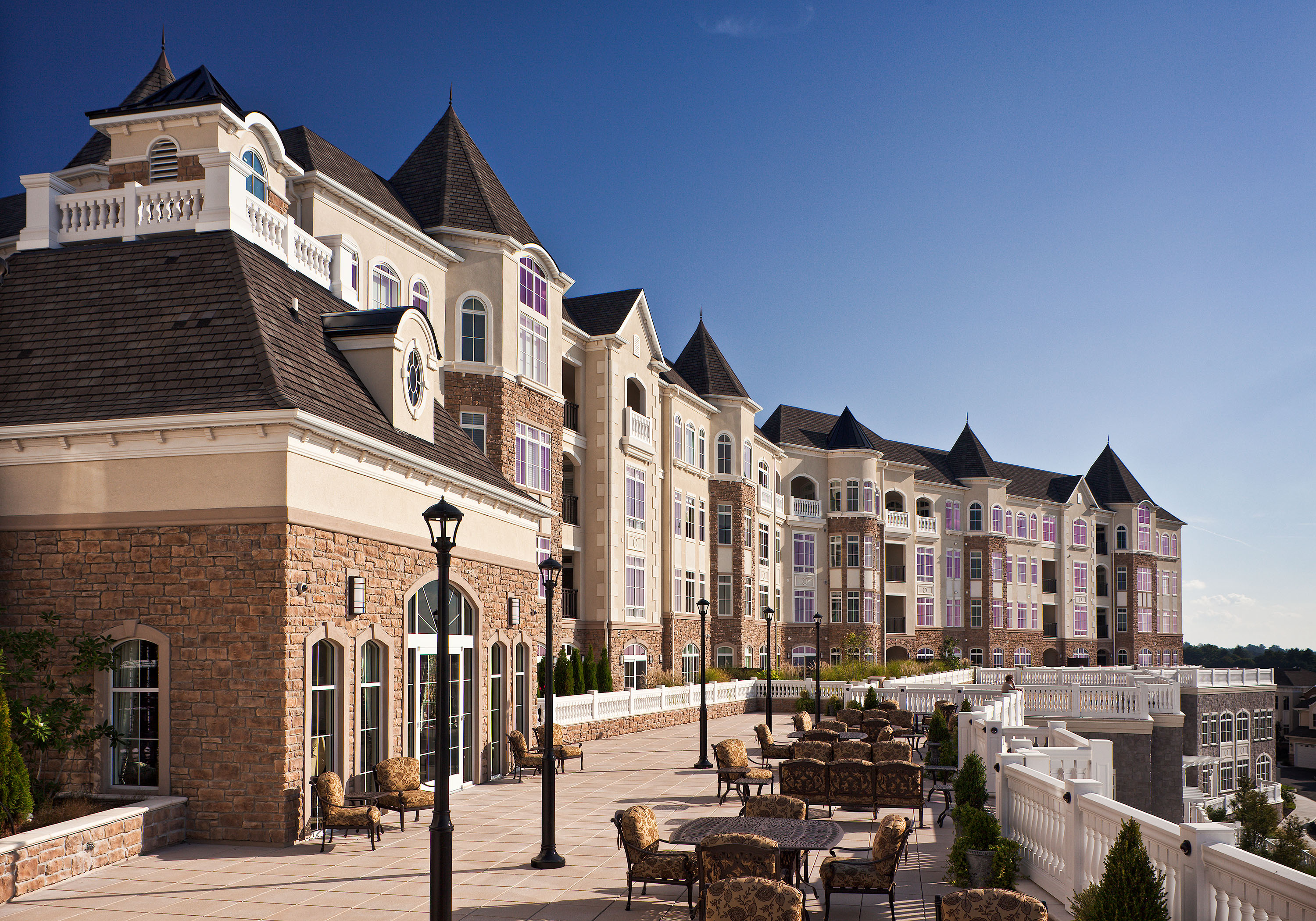 WINTER SALES ACTIVITY PROMPTS SPRING EXPANSION OF VIZCAYA IN WEST