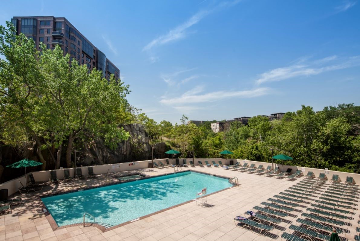 APOGEE IN CLIFFSIDE PARK JOINS UPPER ECHELON OF NEW JERSEY GOLD COAST