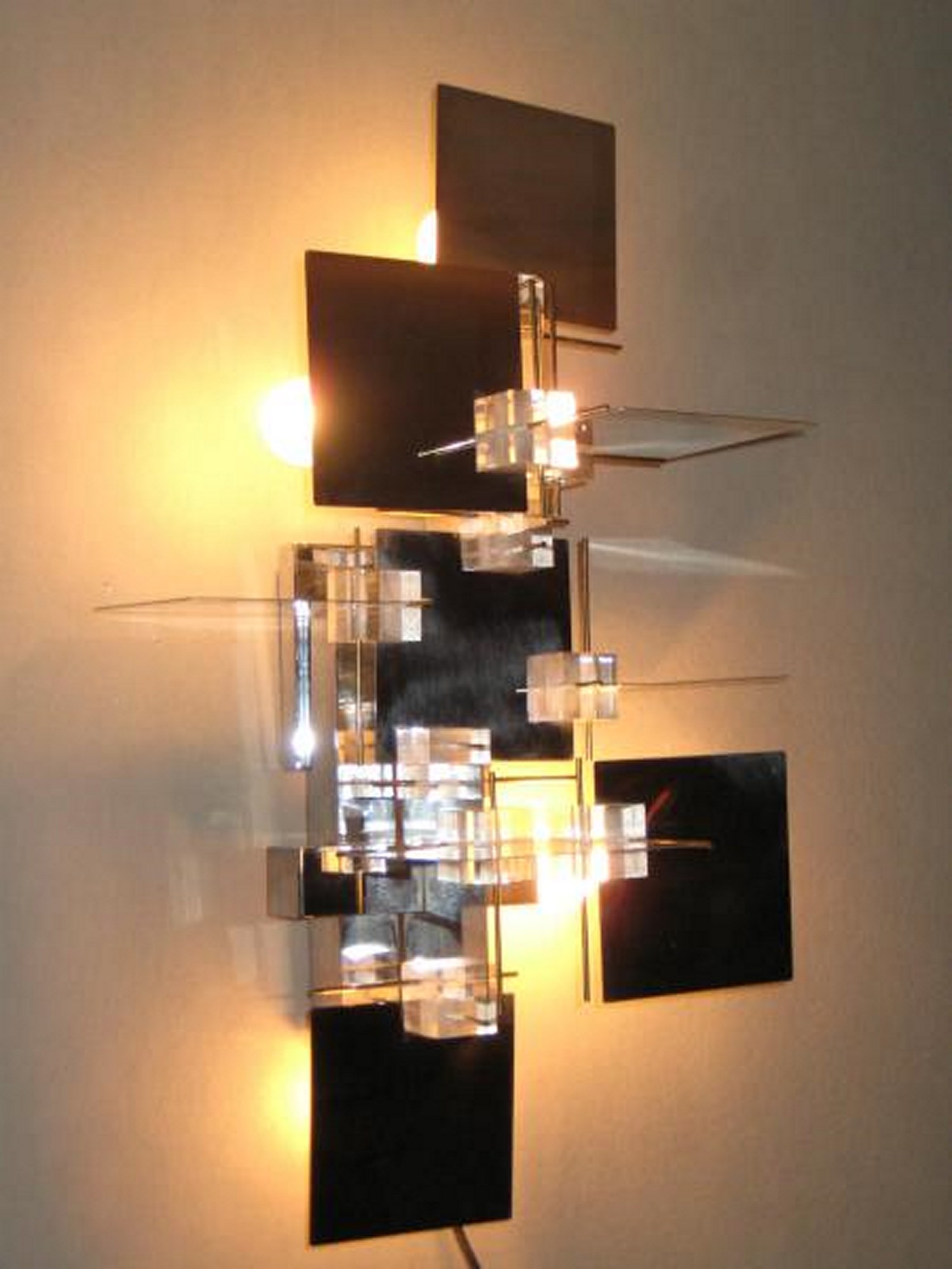 Large Mid Century Modern Wall Light by Sciolari CAIRA MANDAGLIO