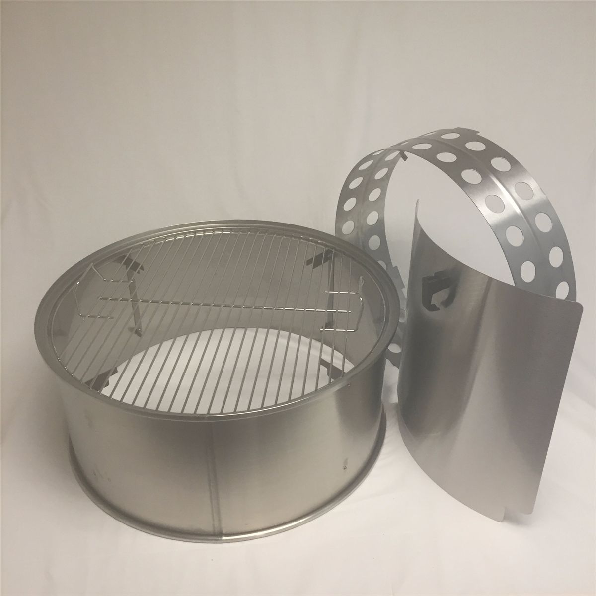 SHOP 22″ Smoker Cajun Bandit