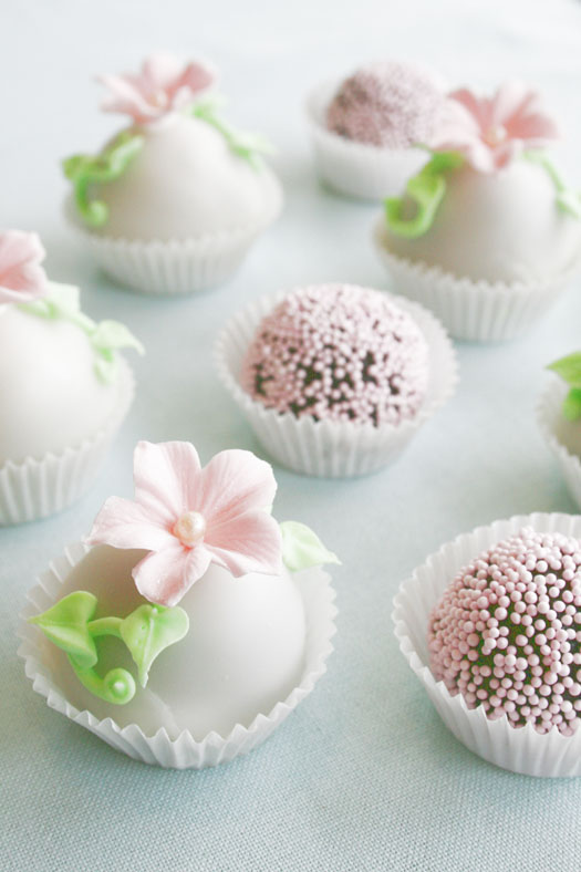 Poured Fondant Icing Tips, Tricks, and Tutorials