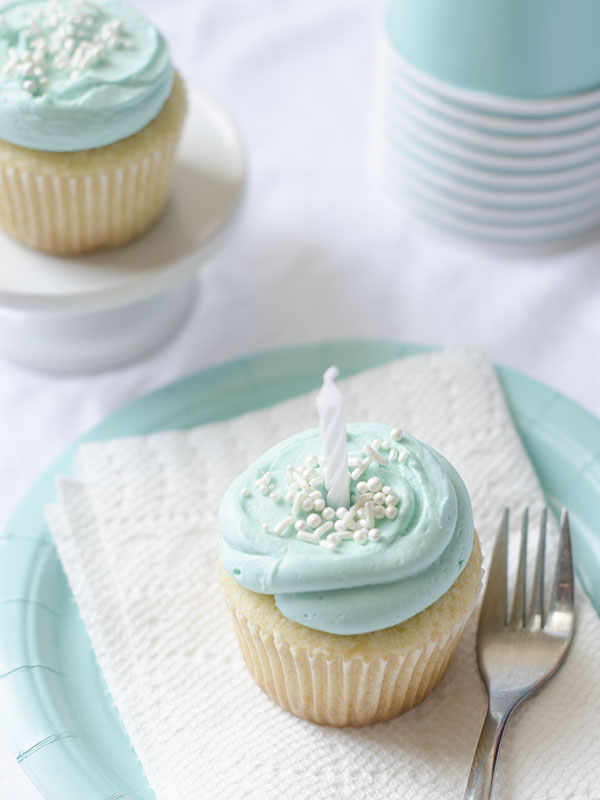 Simple Vanilla Cupcakes and My First Blogiversary! The Cake Merchant