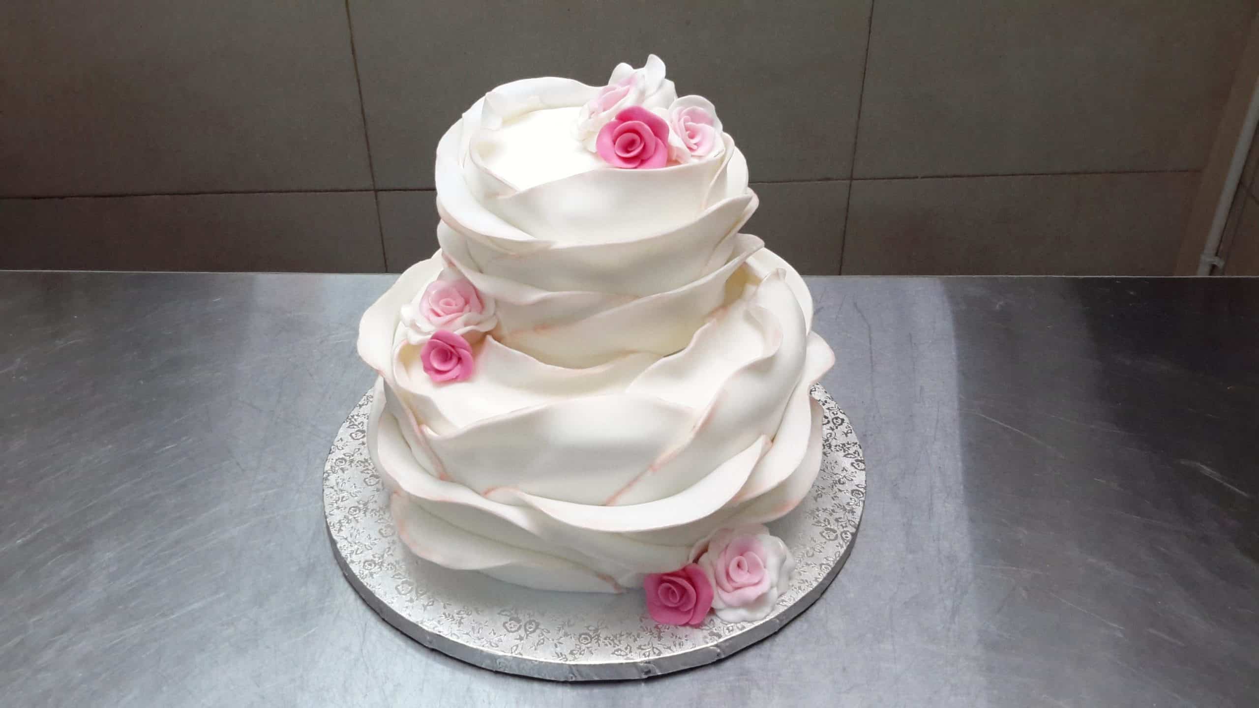 How To Make A Beautiful Ruffle Cake