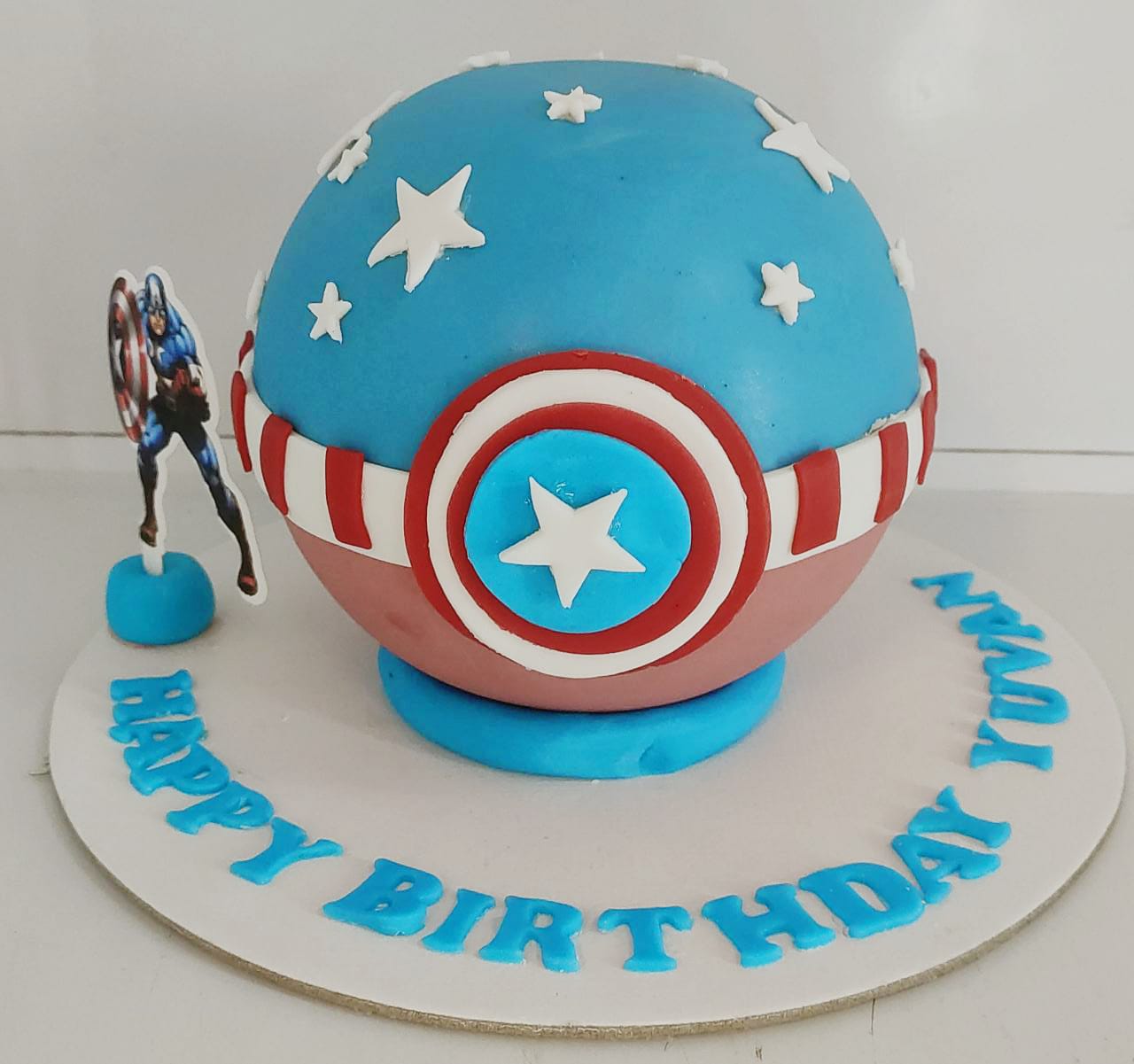 Pinata Cake Delivery in HyderabadHammer Cakes Near MeCakeSmash.in