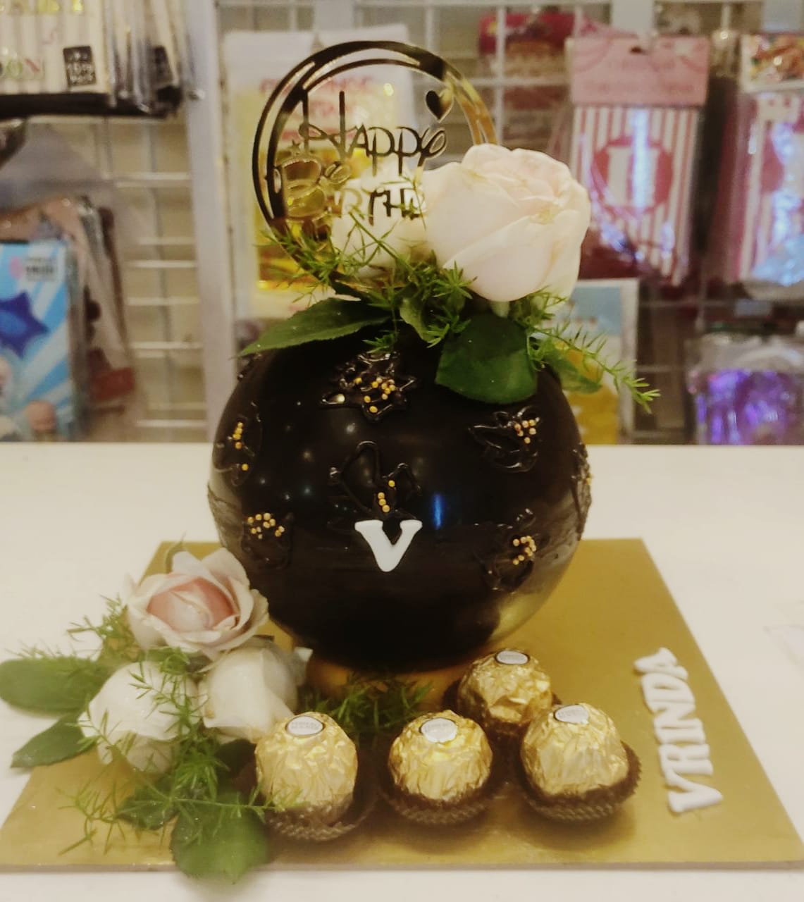 Pinata Cake Delivery in HyderabadHammer Cakes Near MeCakeSmash.in