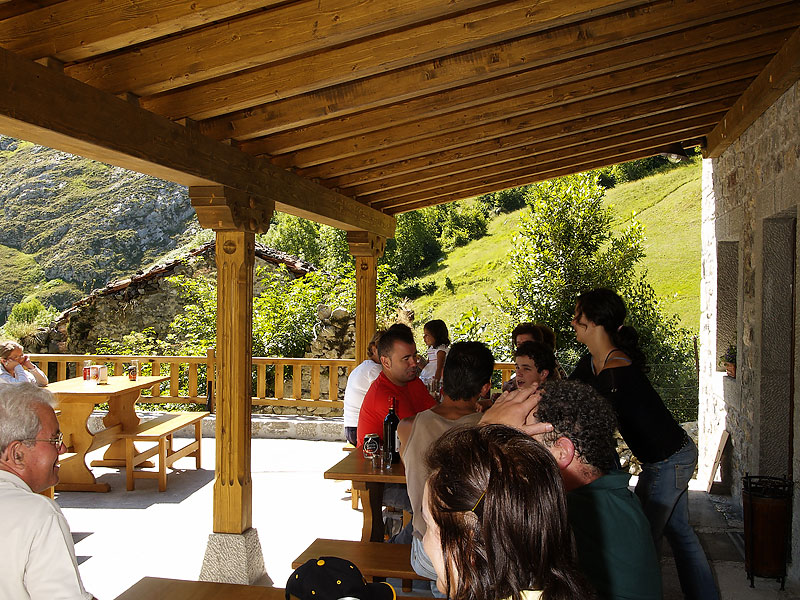 cal22 El Caleyón Alojamiento rural bar comidas