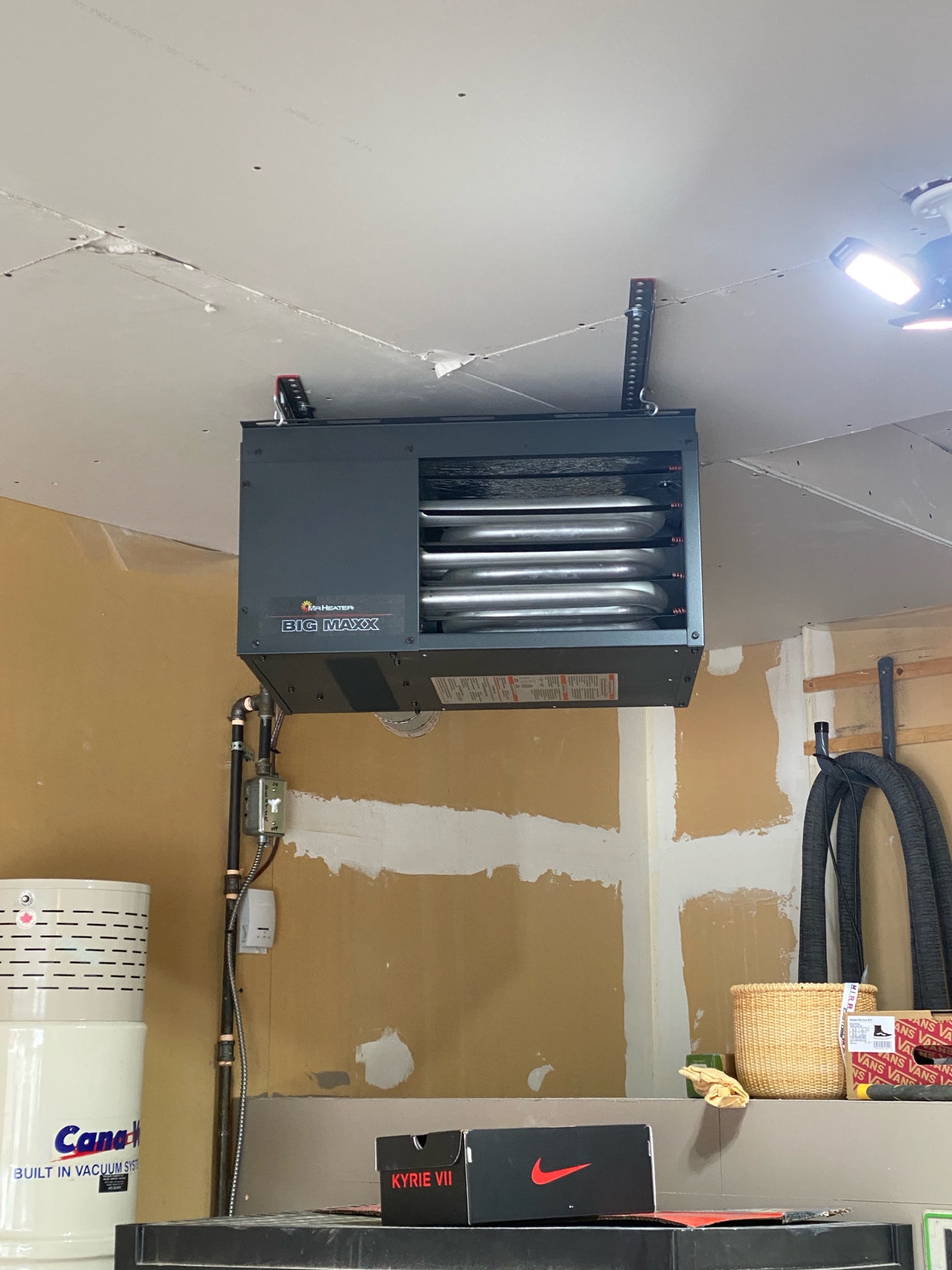 4 Common Signs That Remind You Need Garage Heaters Replacement Service