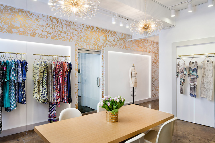 Leota Showroom Calico Wallpaper