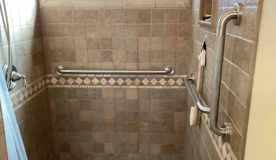 Best Placement for Shower Grab Bars in Your Bathroom