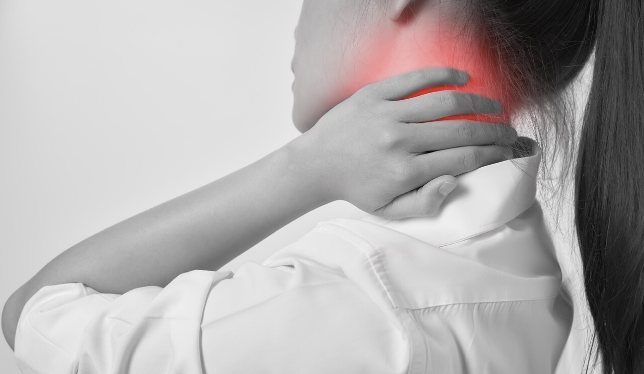 Cervical and Radiating pain; symptoms & treatments / Call Doctor Dubai