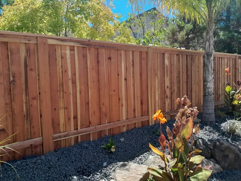 What is the average price of a fence in the Sacramento area
